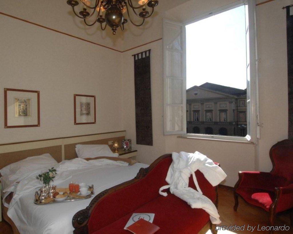 Grand Universe Lucca, Autograph Collection Rom bilde